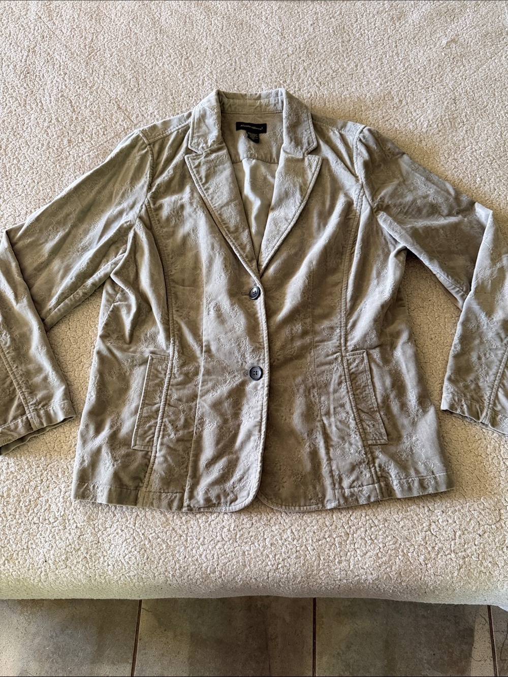 Eddie Bauer Light Gray Floral Embroidered  Velvet Blazer 16 tall